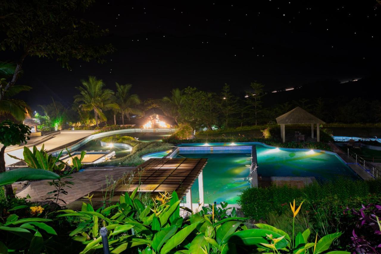 Encore A Boutique Resort Mulshi Екстериор снимка